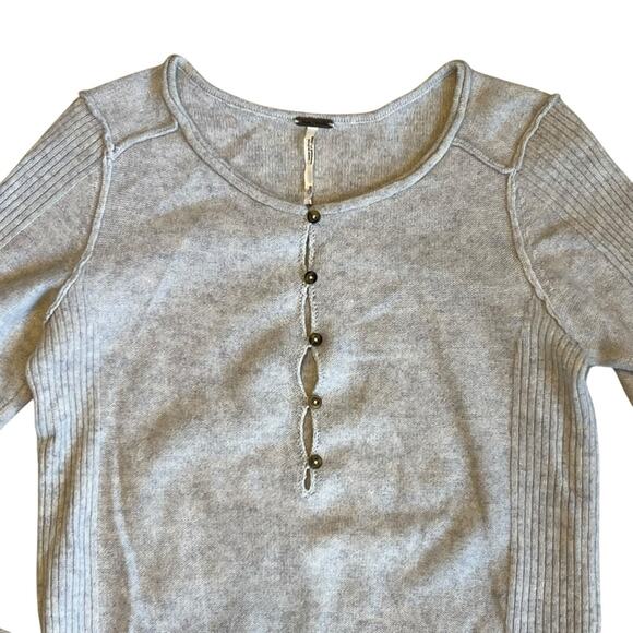 Free People Women’s Sz XS Gray Cashmere Liquid Sugar Henley Sweater - Picture 3 of 13